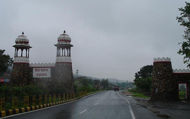 Chittorgarh to Delhi road trip, delhi road trips,  story of Chittorgarh fort